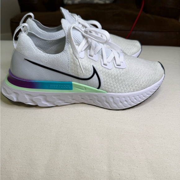 Nike React Infinity Run White sneakers - Picture 2 of 9